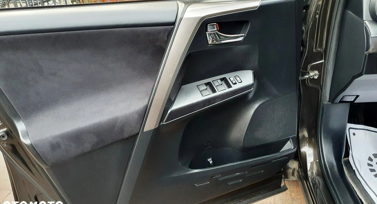 Toyota RAV4 cena 119900 przebieg: 72079, rok produkcji 2018 z Sulejówek małe 781